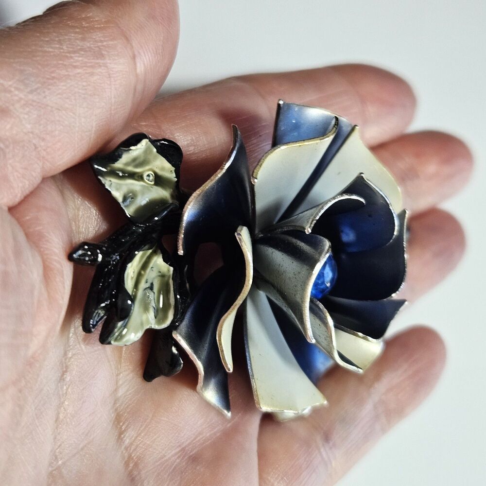 Coro Classic Grey Rose Blue Rhinestone Vintage Pin Brooch - Picture 4 of 10